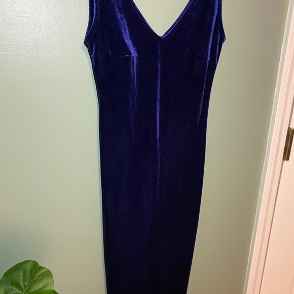 Blue suede evening dress - Picture 13 of 16